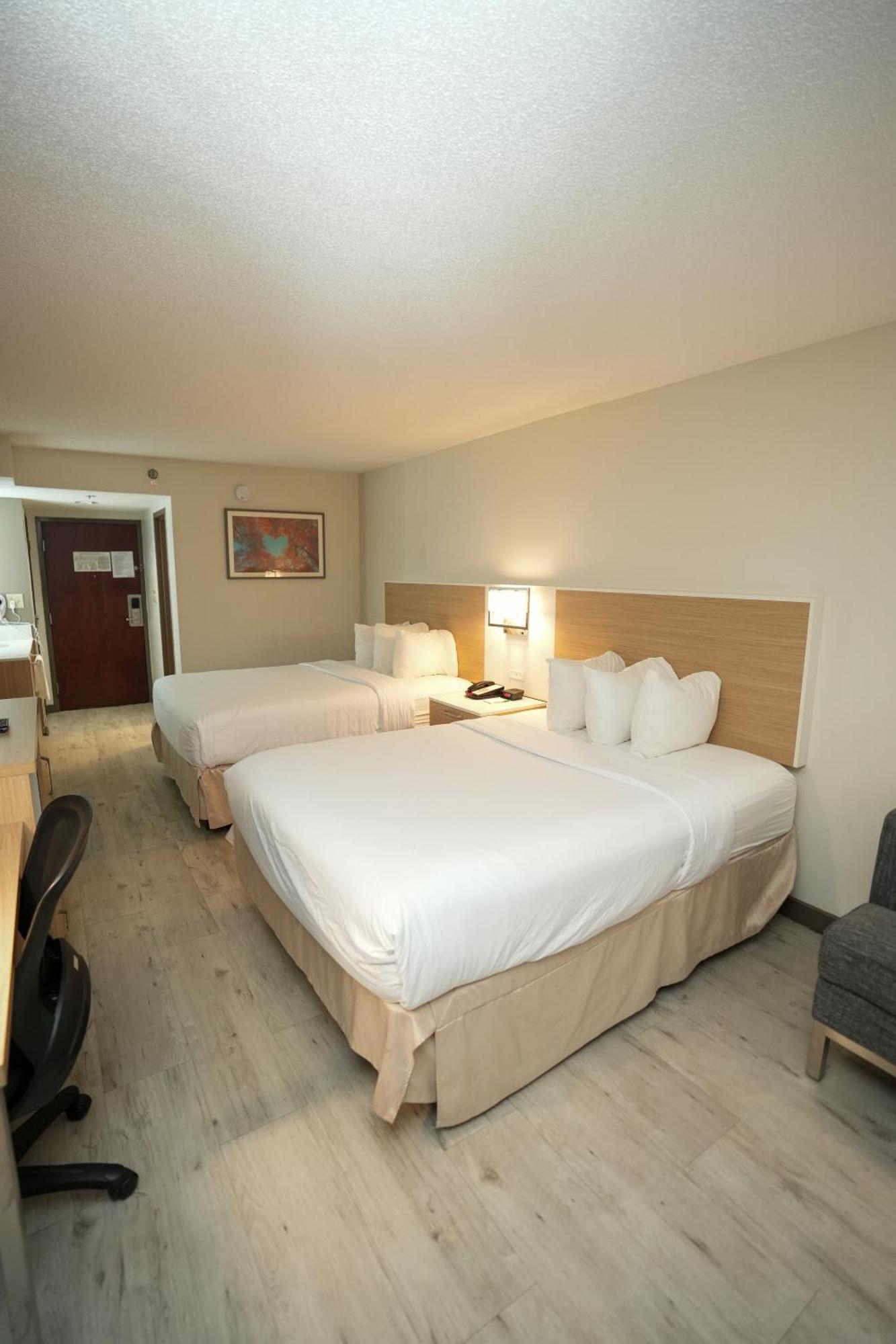Wyndham Garden Duluth Hotel Exterior photo