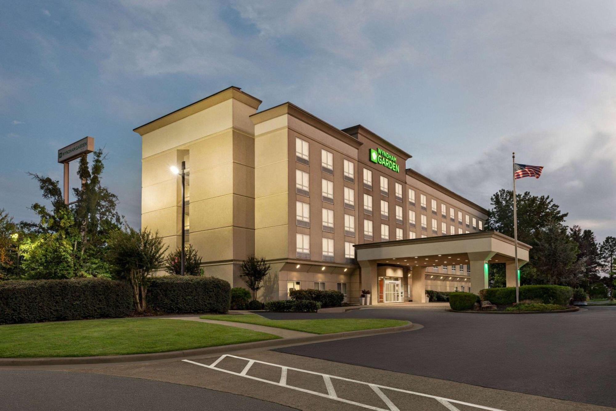 Wyndham Garden Duluth Hotel Exterior photo